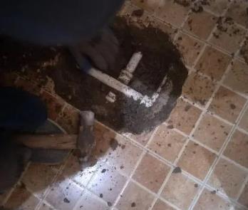 山阳卫生间漏水维修公司为您分享下卫生间渗水如何处理及注意事项